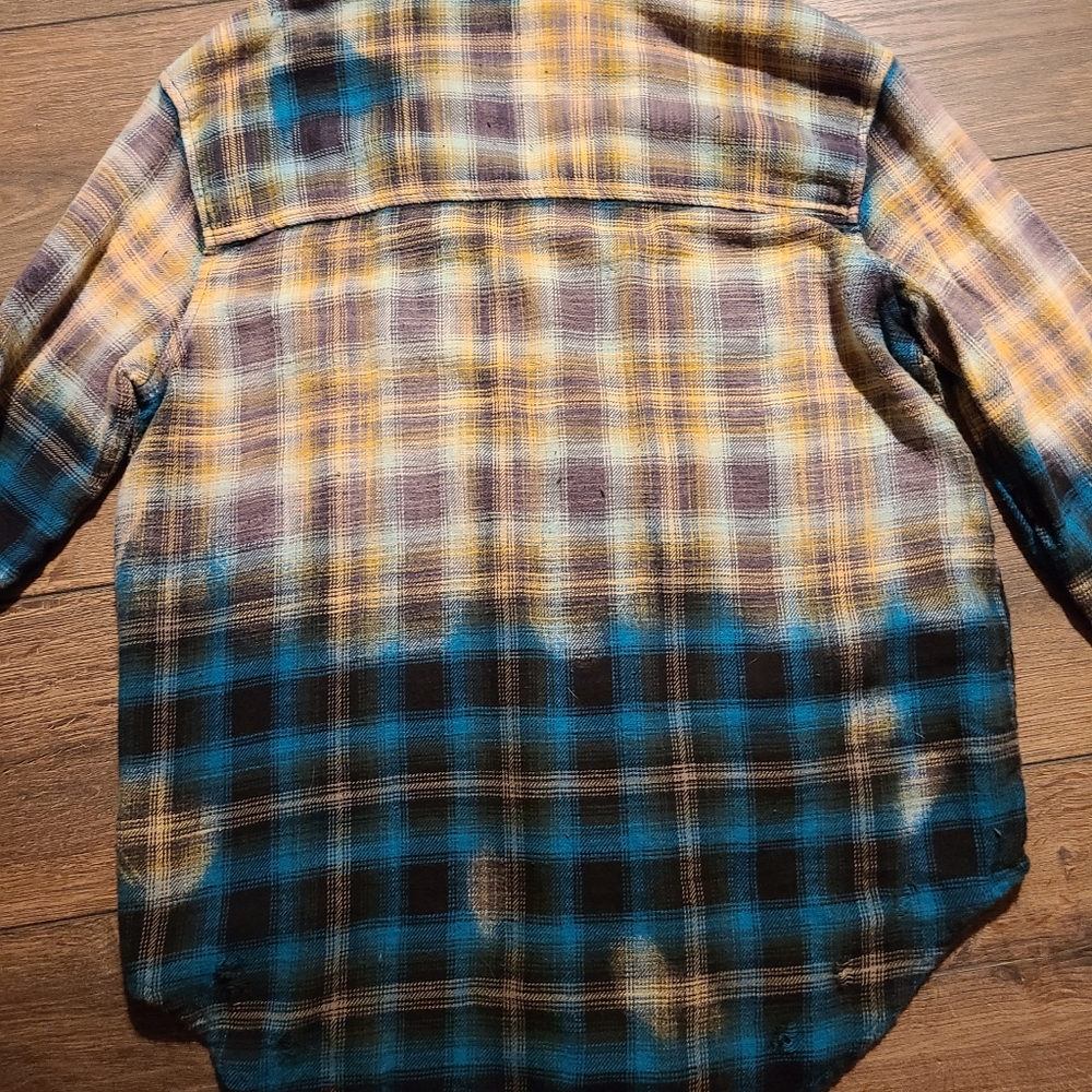 Flannel - Picture 5 of 6